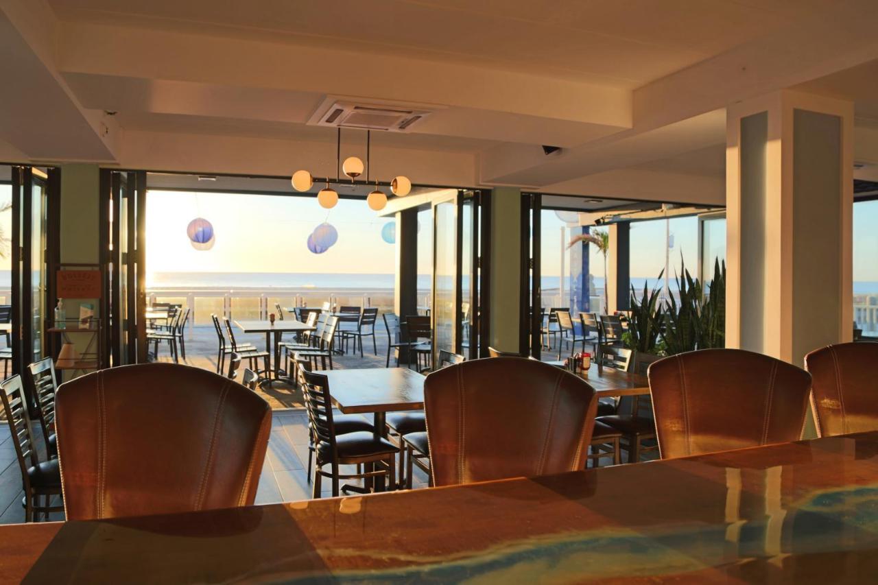 Quality Inn Boardwalk Ошен Сити Экстерьер фото