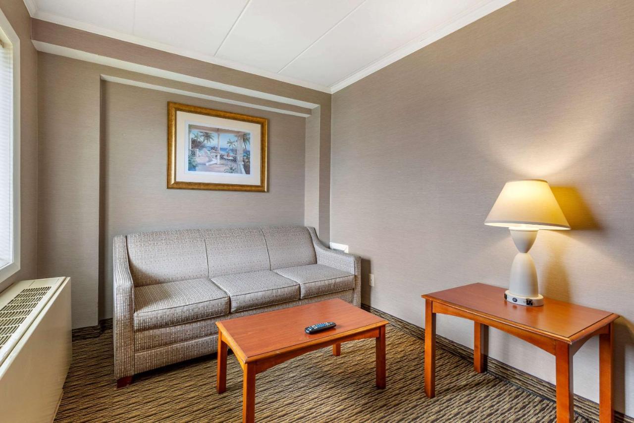 Quality Inn Boardwalk Ошен Сити Экстерьер фото