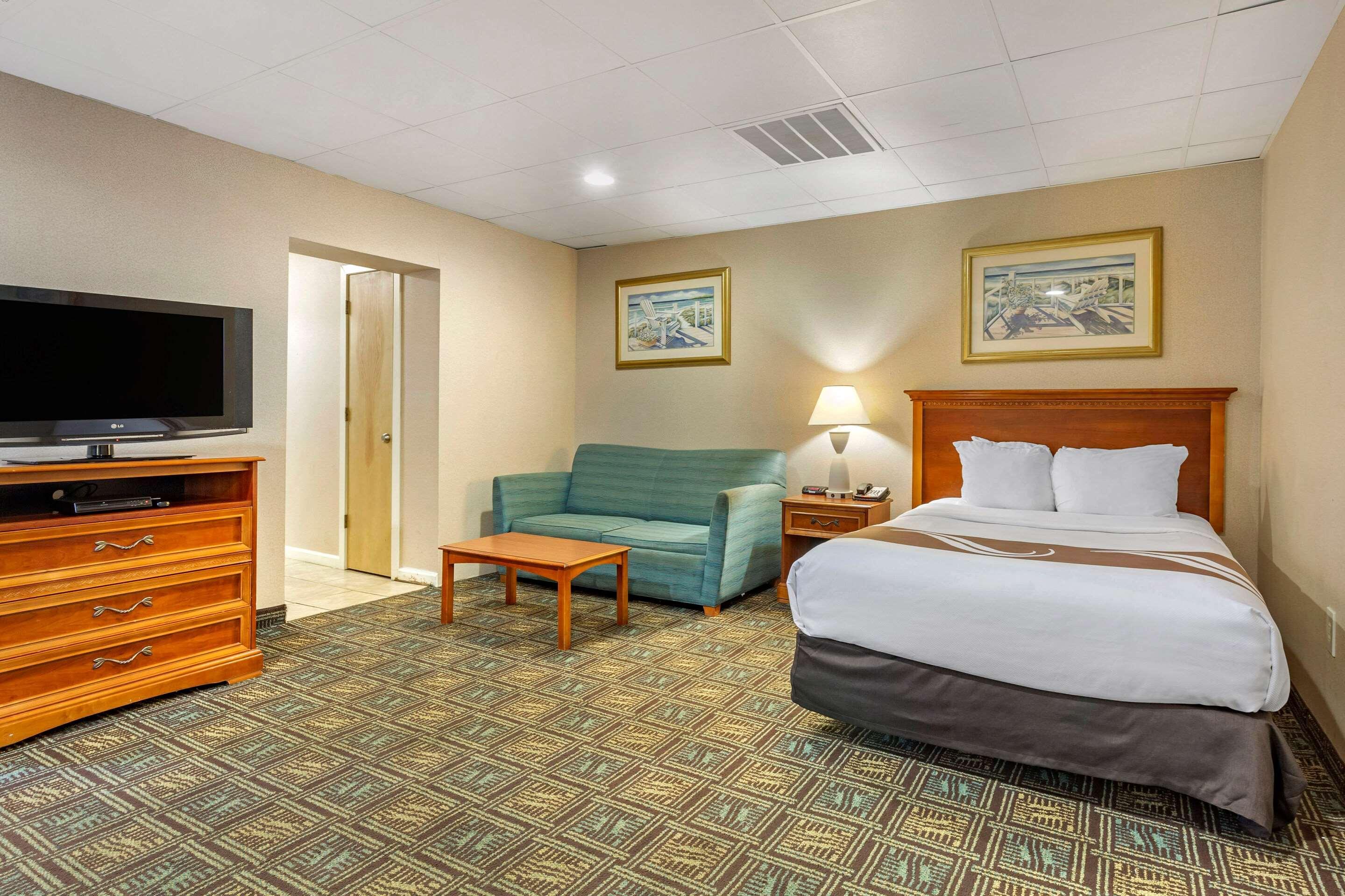 Quality Inn Boardwalk Ошен Сити Экстерьер фото